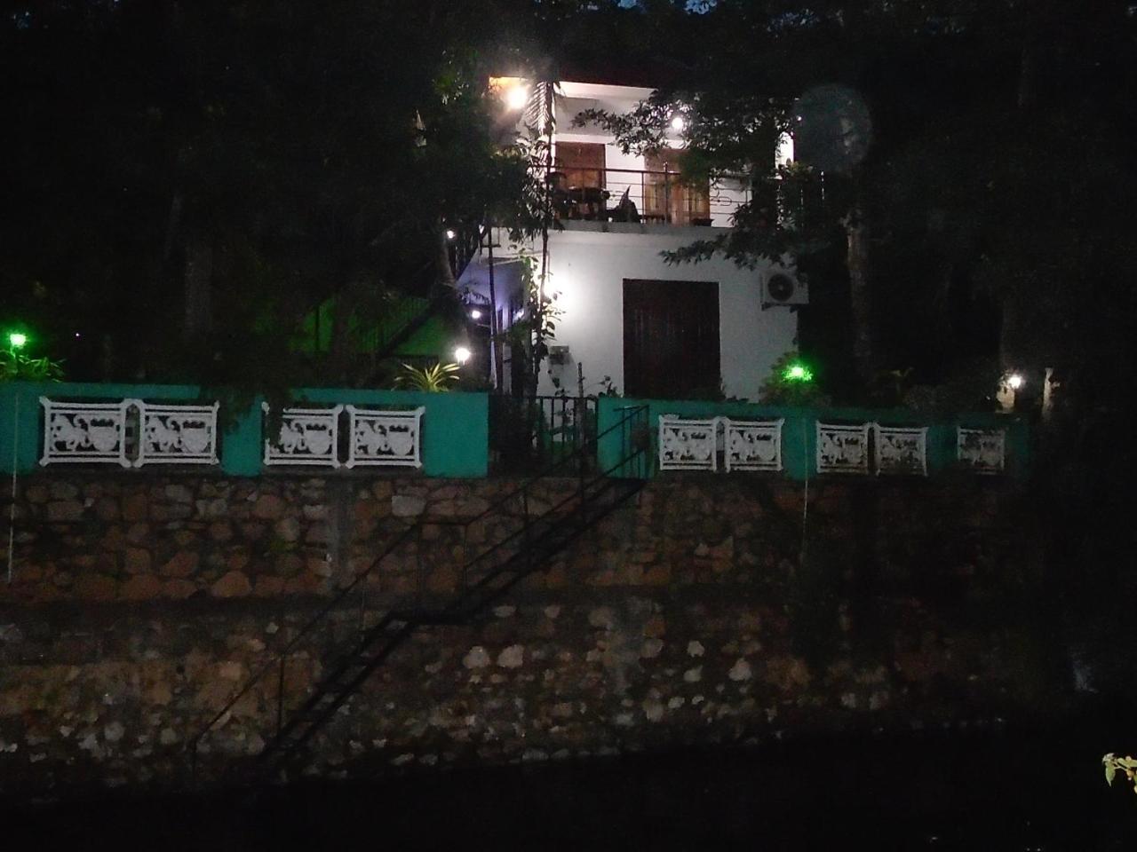 Green Garden Homestay Giritale Extérieur photo